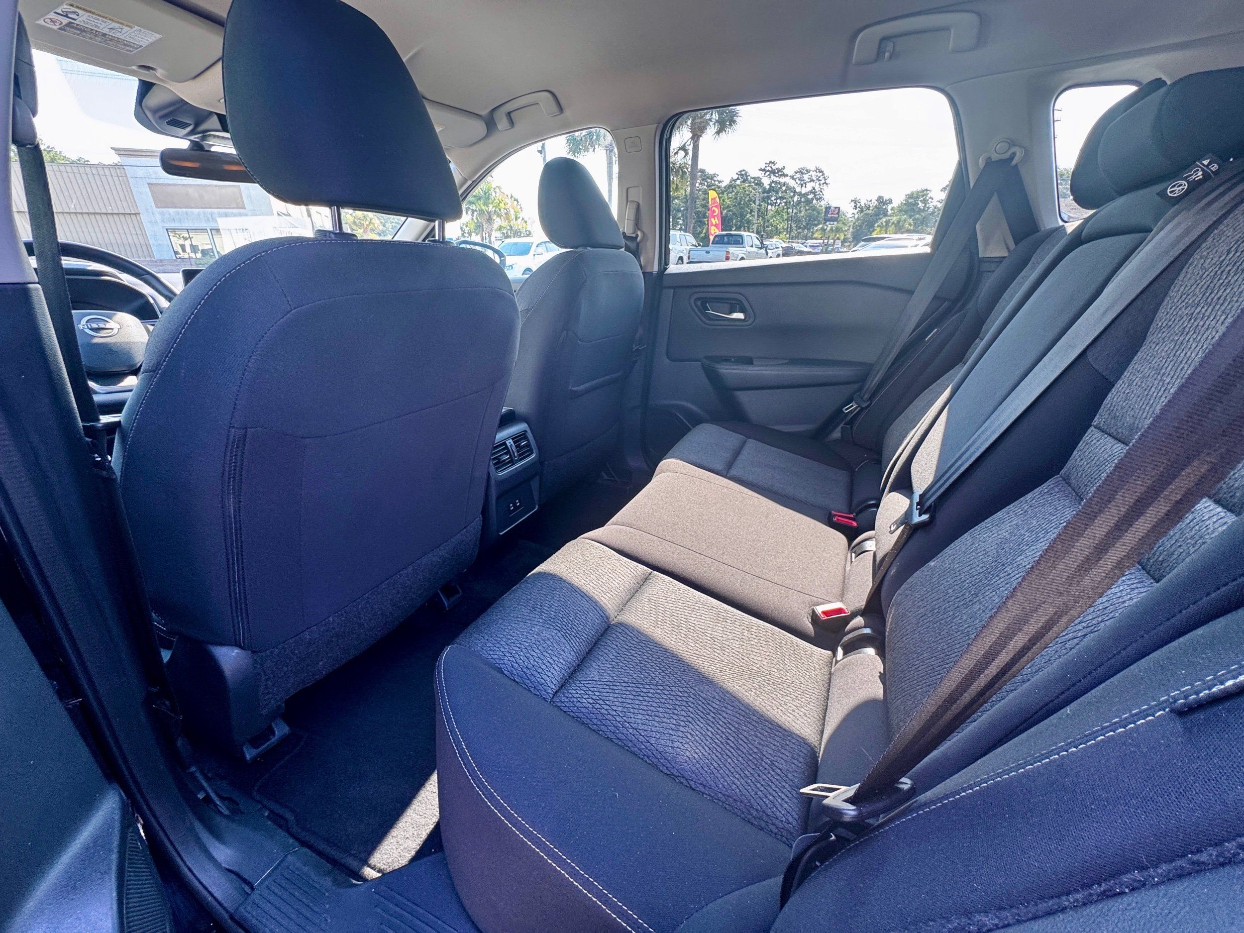 2025 Nissan Rogue SV - Photo 17