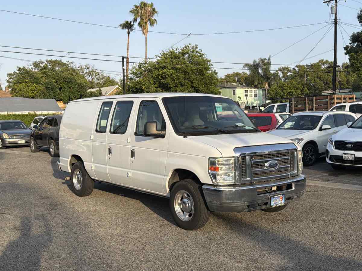 Ford Econoline photo 2