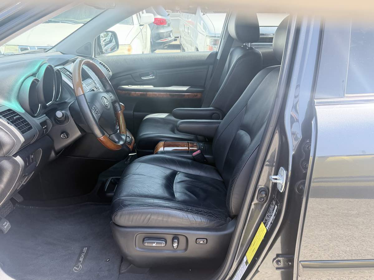 Lexus RX photo 24