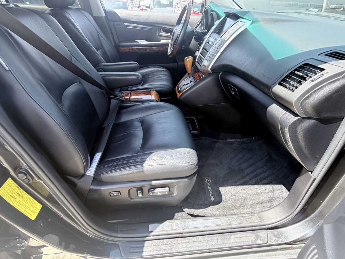 Lexus RX photo 30