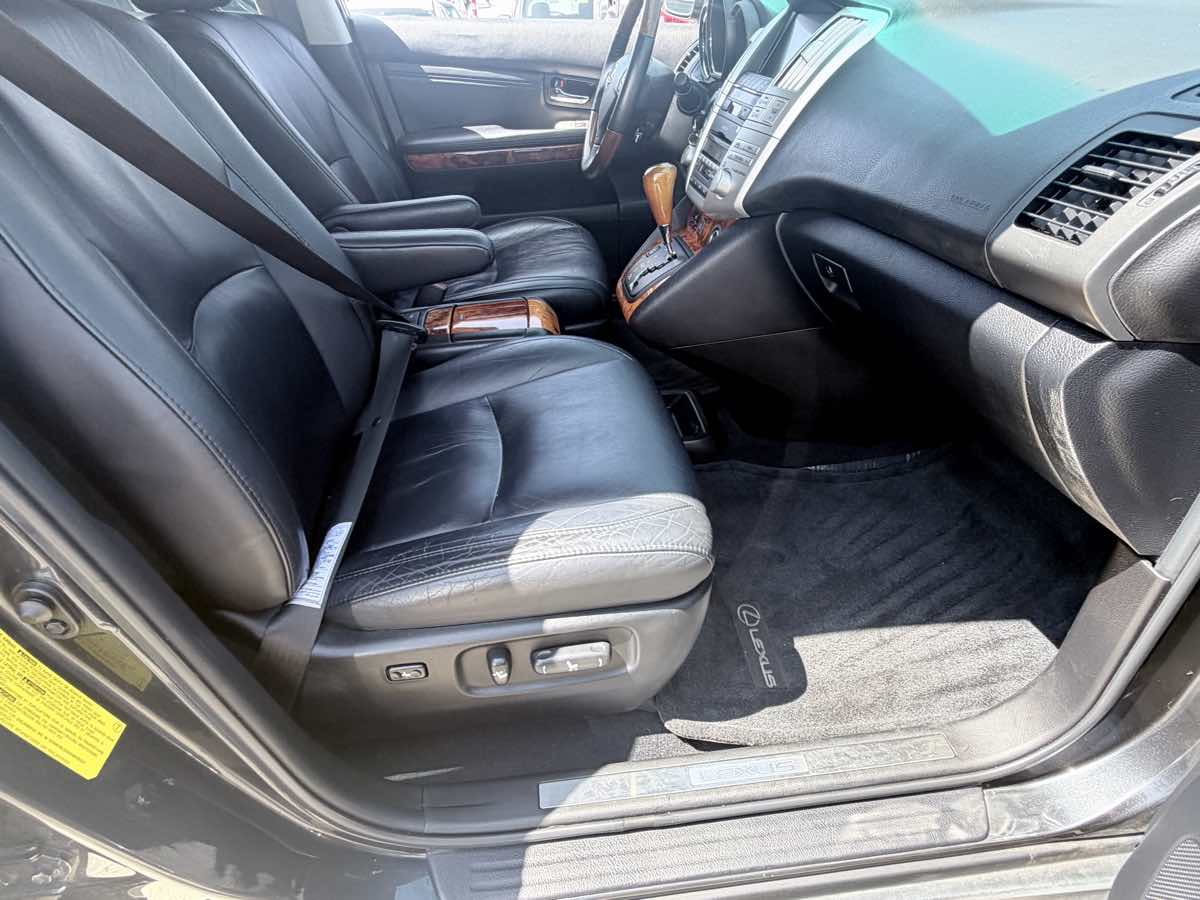 Lexus RX photo 31