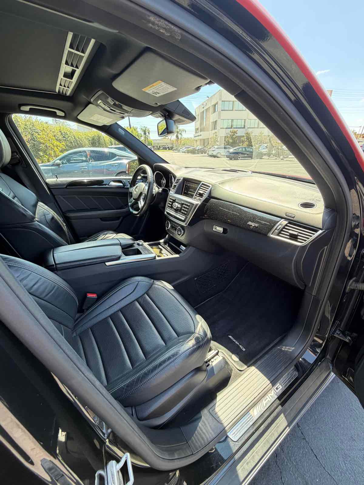 Mercedes-Benz ML 63 photo 15