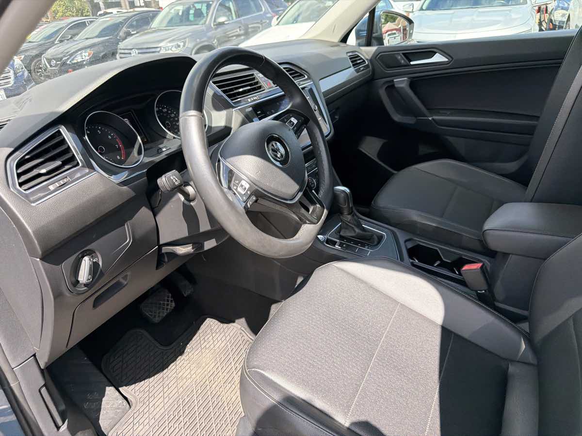 Volkswagen Tiguan photo 9