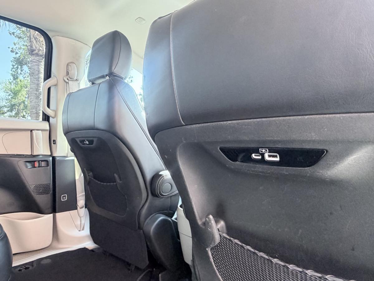 Chrysler Pacifica photo 13