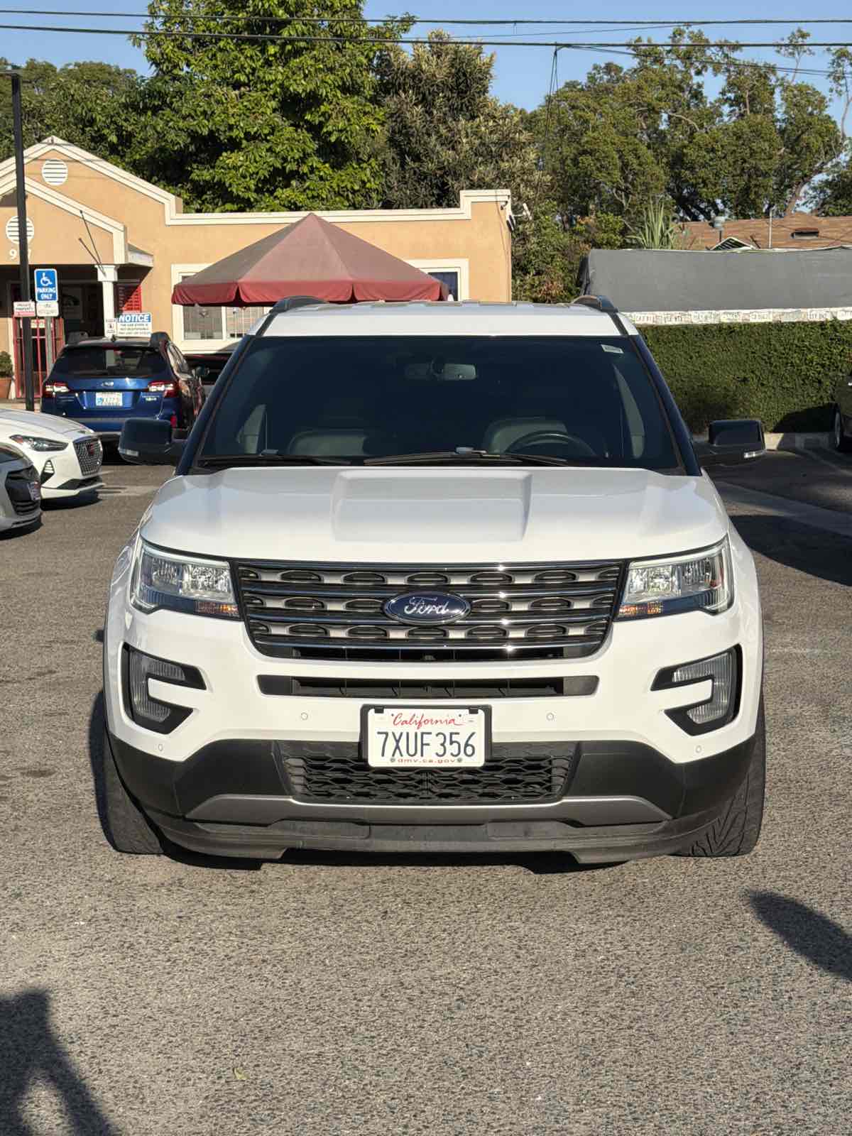 Ford Explorer photo 7