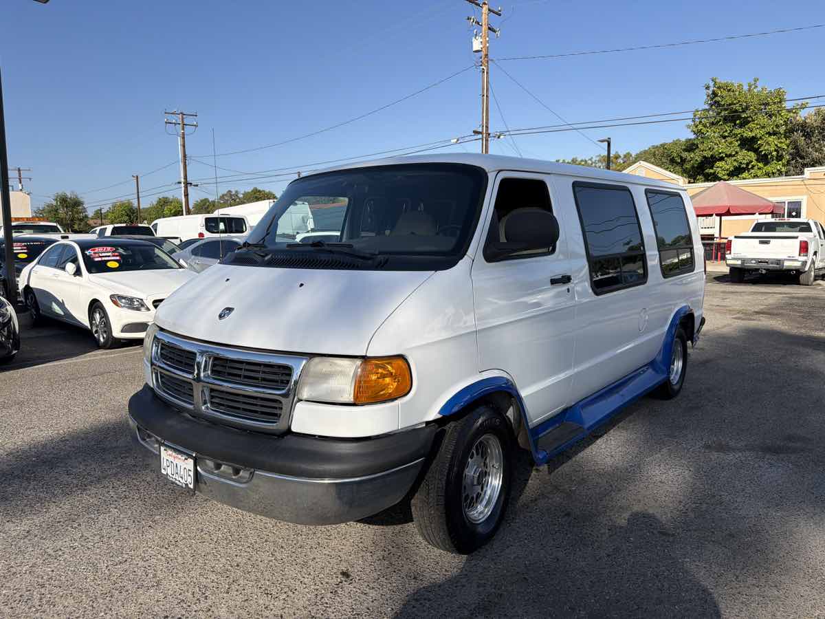 Dodge Ram Van photo 2