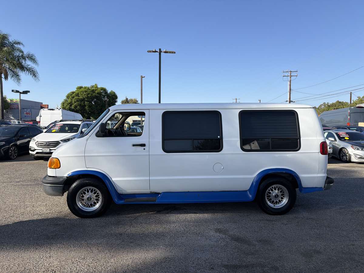 Dodge Ram Van photo 3