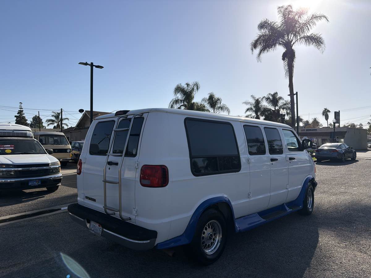 Dodge Ram Van photo 6