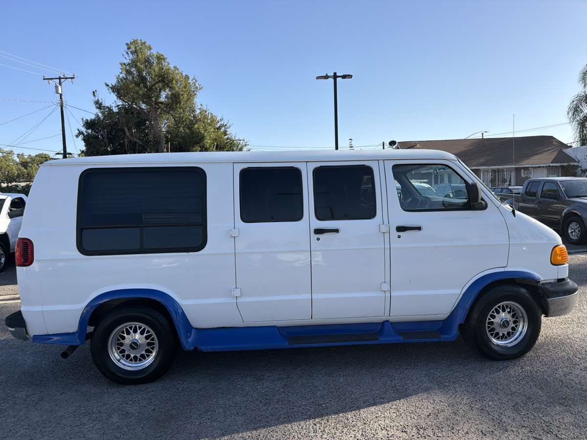 Dodge Ram Van photo 7