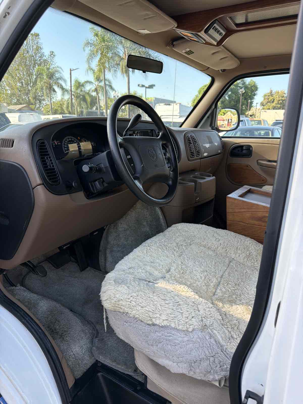 Dodge Ram Van photo 9