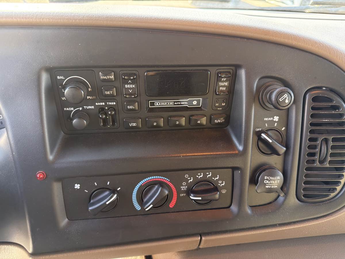 Dodge Ram Van photo 11