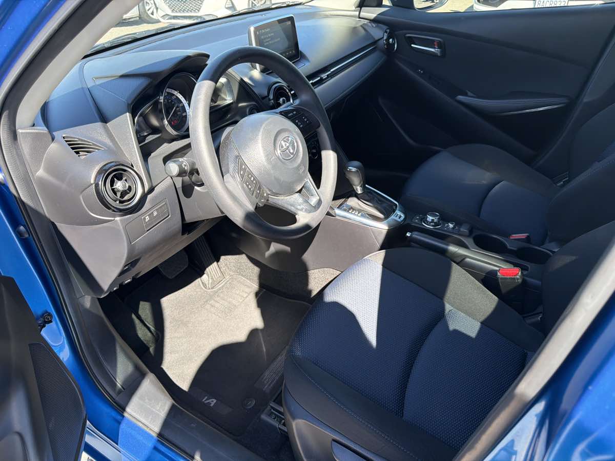 Toyota Yaris iA photo 9