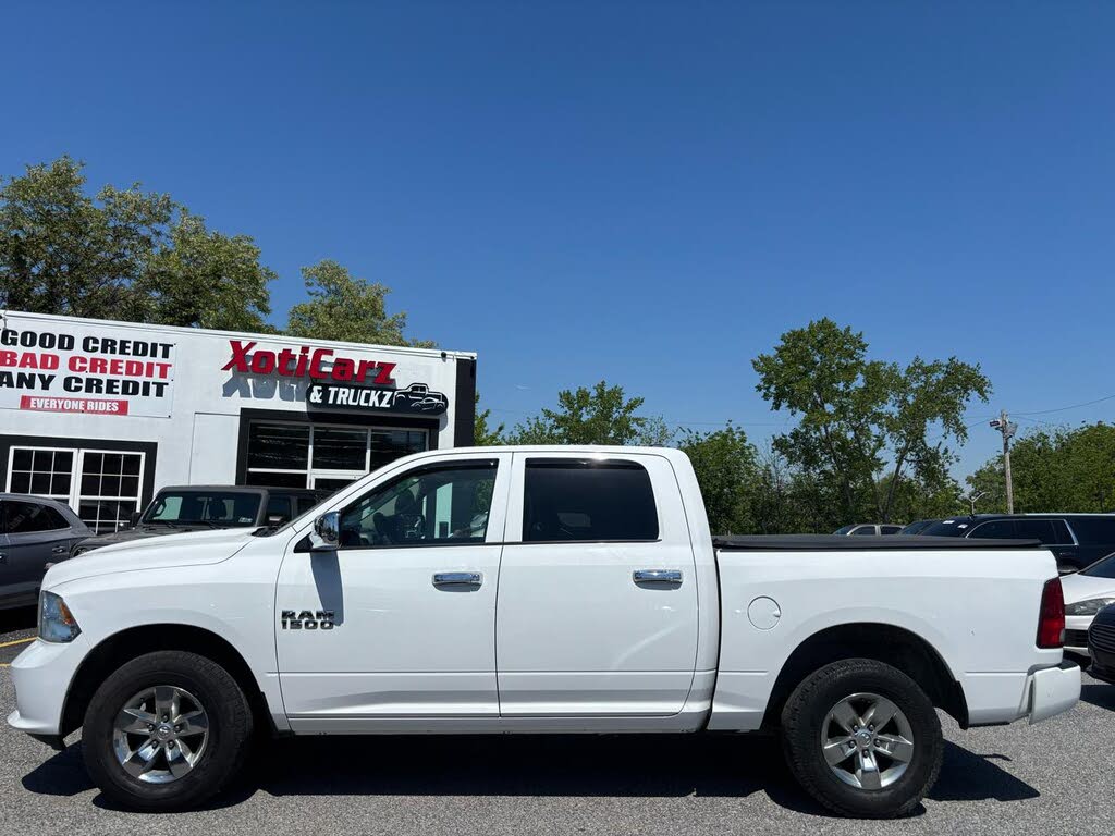 2017 RAM 1500 Express 4x4 Crew Cab 5'7's photo