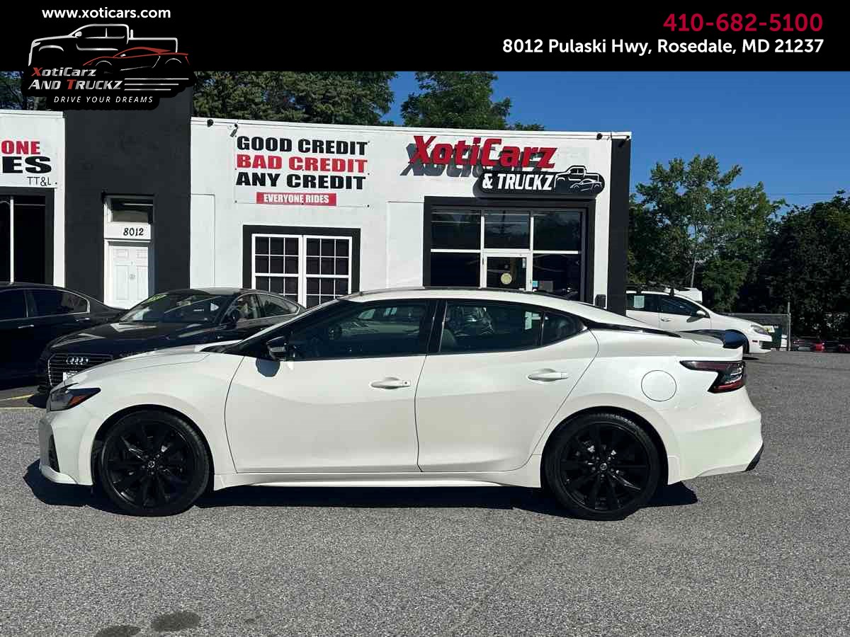 2019 Nissan Maxima SR's photo