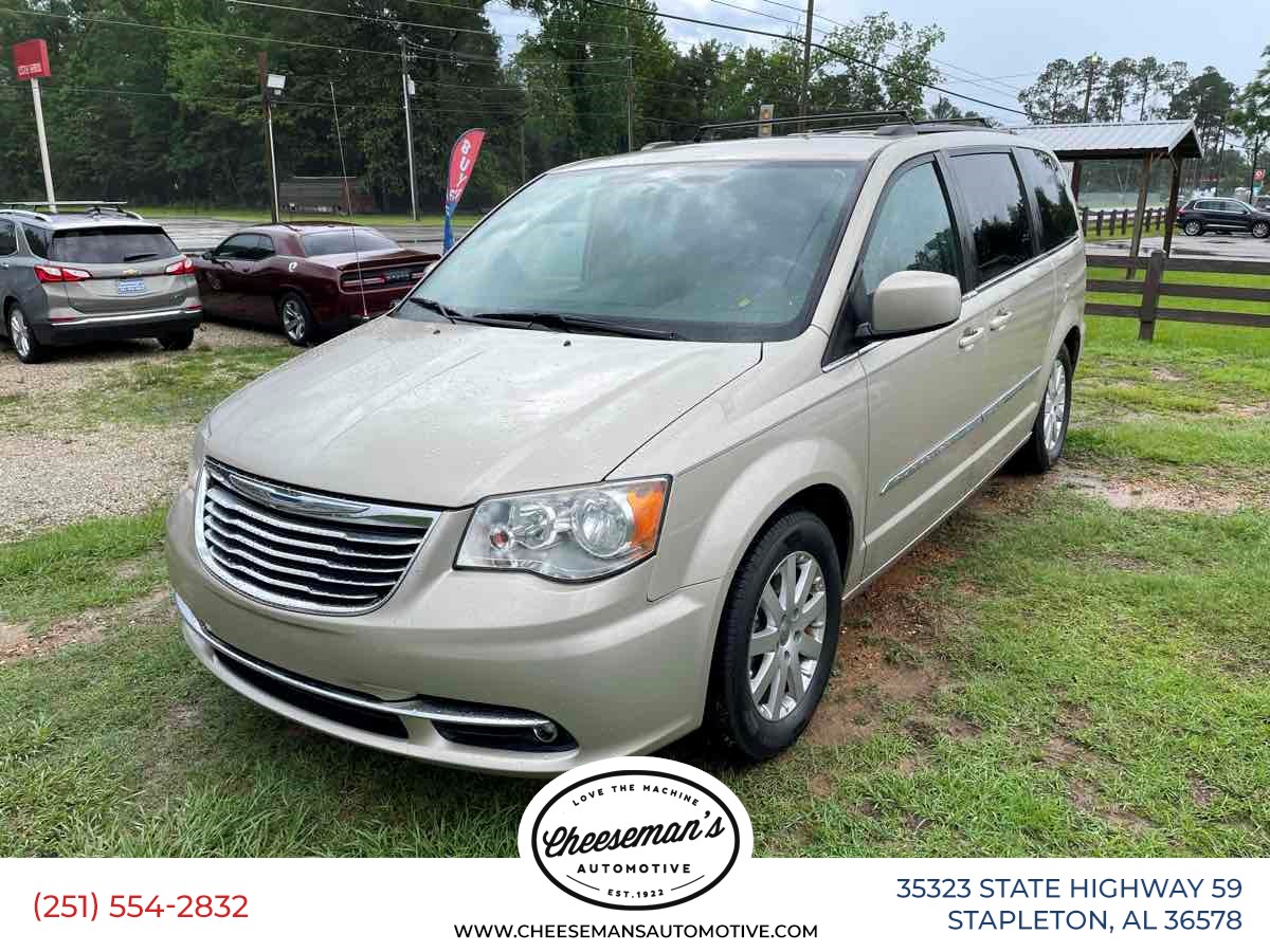 2015 Chrysler Town & Country Touring's photo
