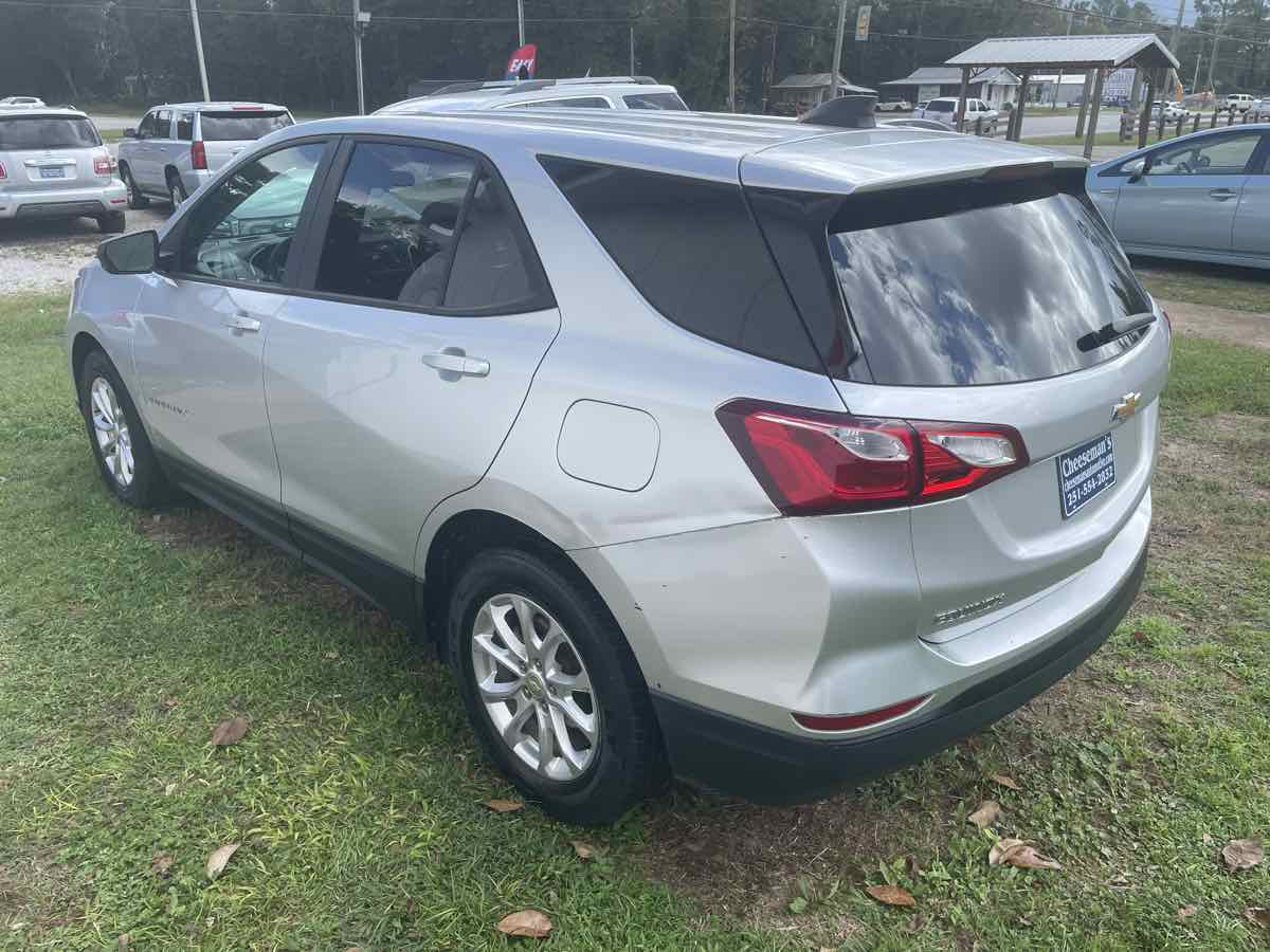 Photo 2 of this Chevrolet Equinox