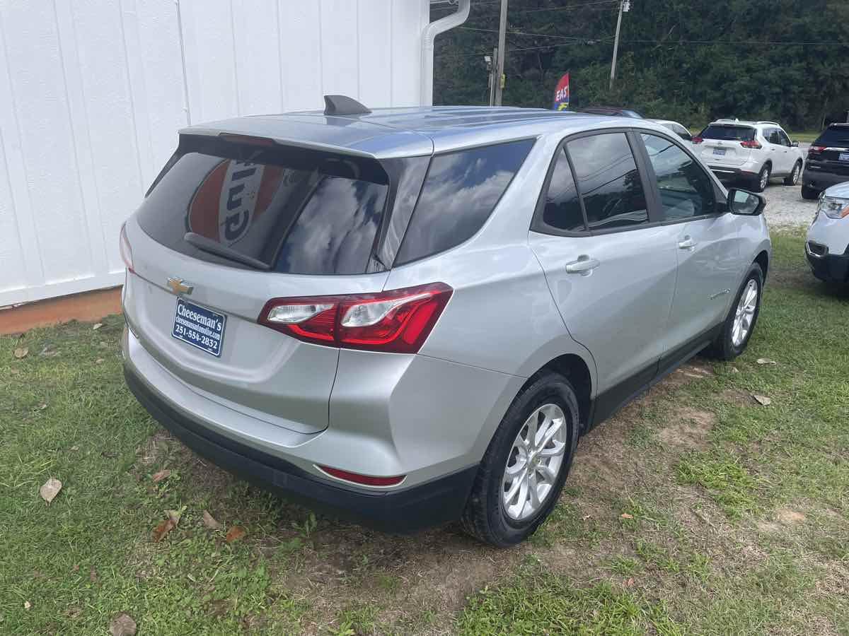 Photo 3 of this Chevrolet Equinox