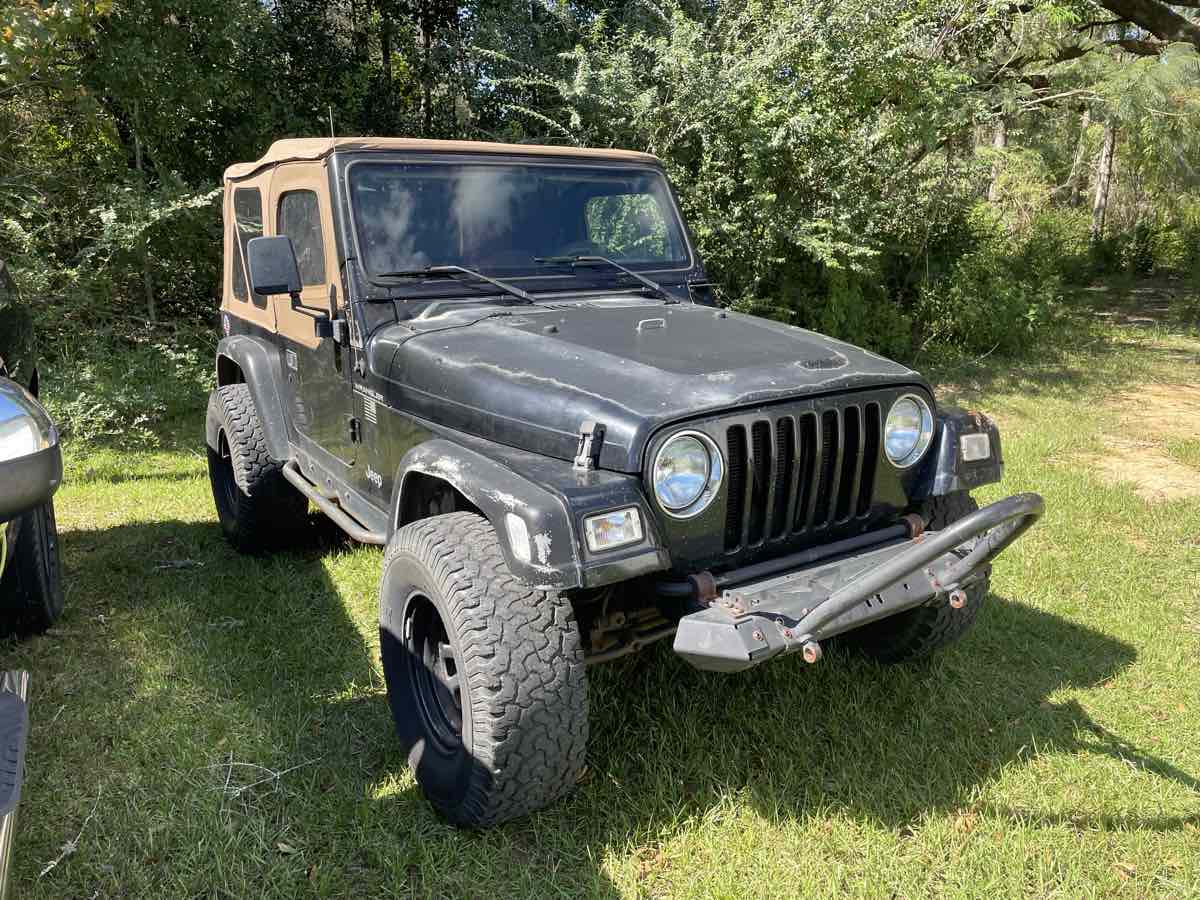 Photo 2 of this Jeep Wrangler