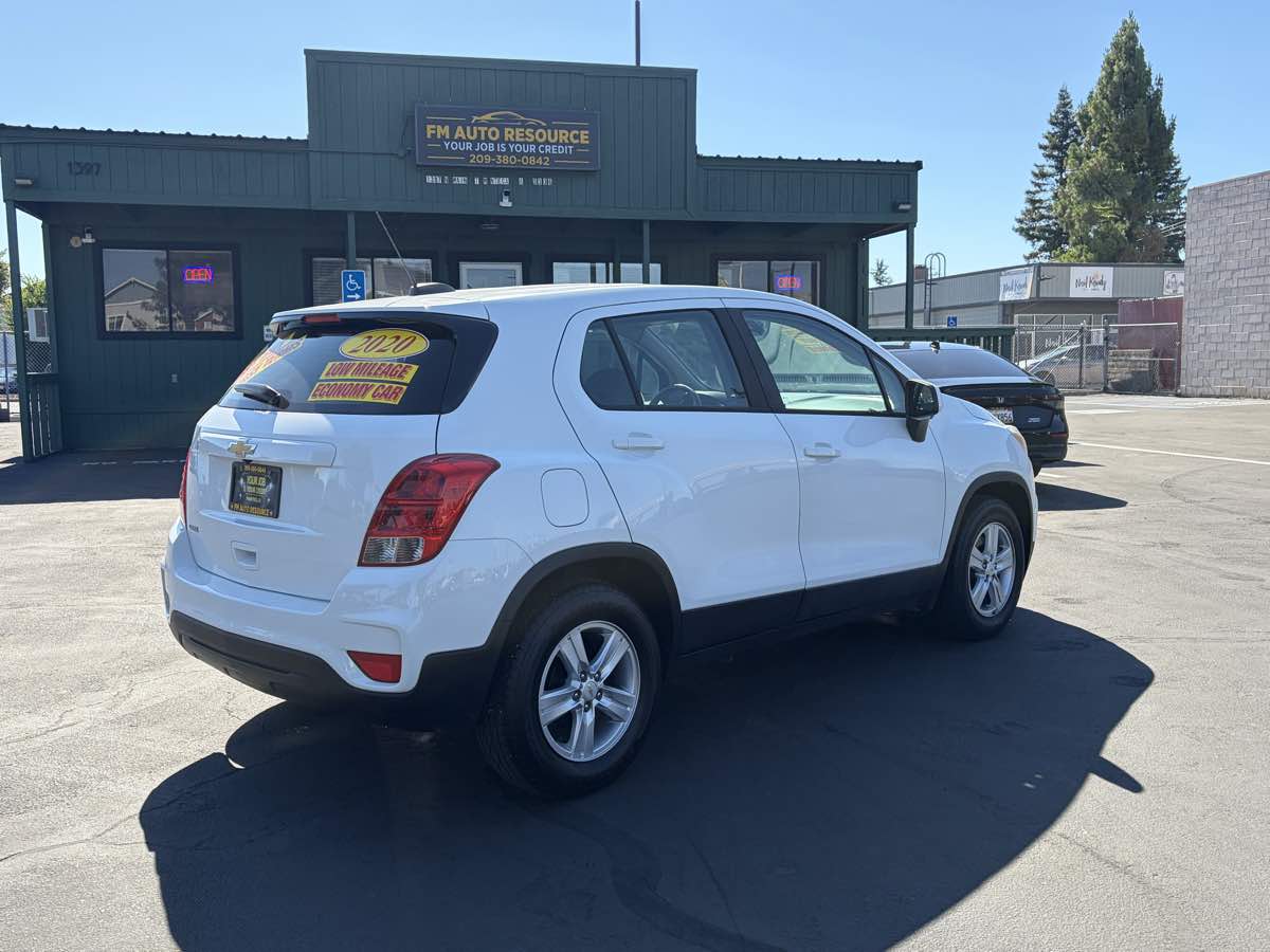 2020 Chevrolet Trax LS - Photo 5