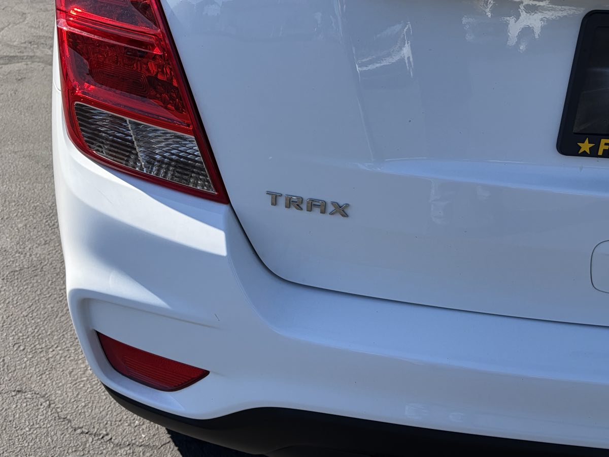 2020 Chevrolet Trax LS - Photo 8