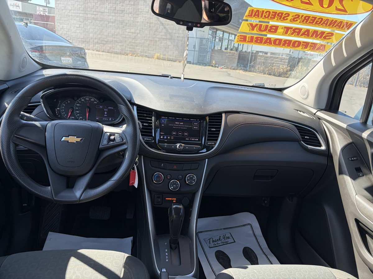 2020 Chevrolet Trax LS - Photo 11