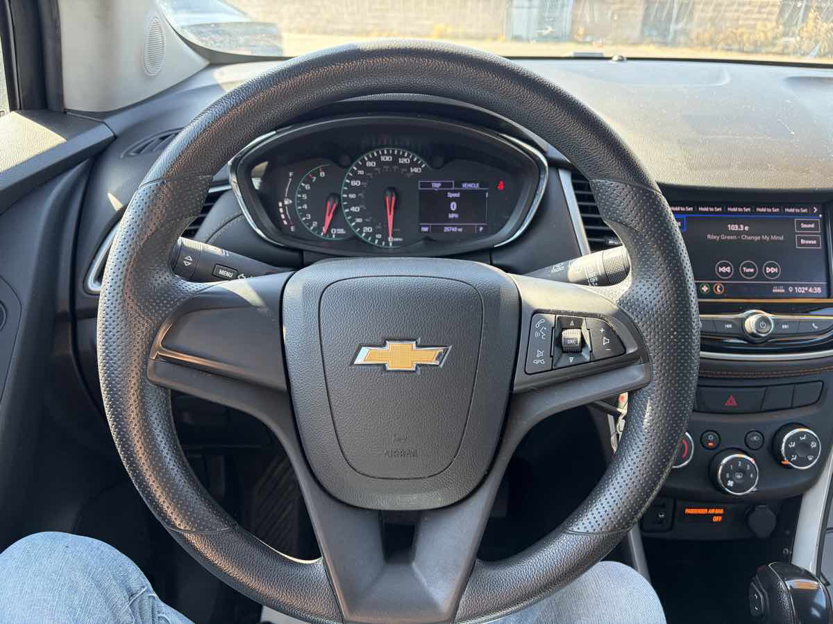 2020 Chevrolet Trax LS - Photo 13