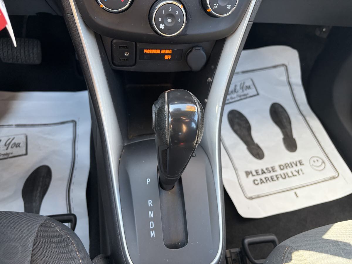 2020 Chevrolet Trax LS - Photo 17
