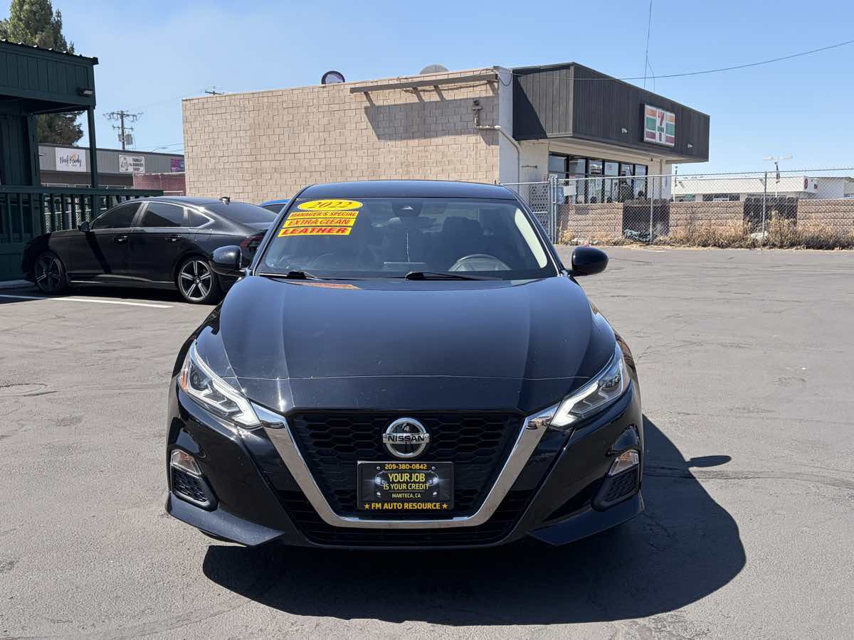 2022 Nissan Altima SR - Photo 3