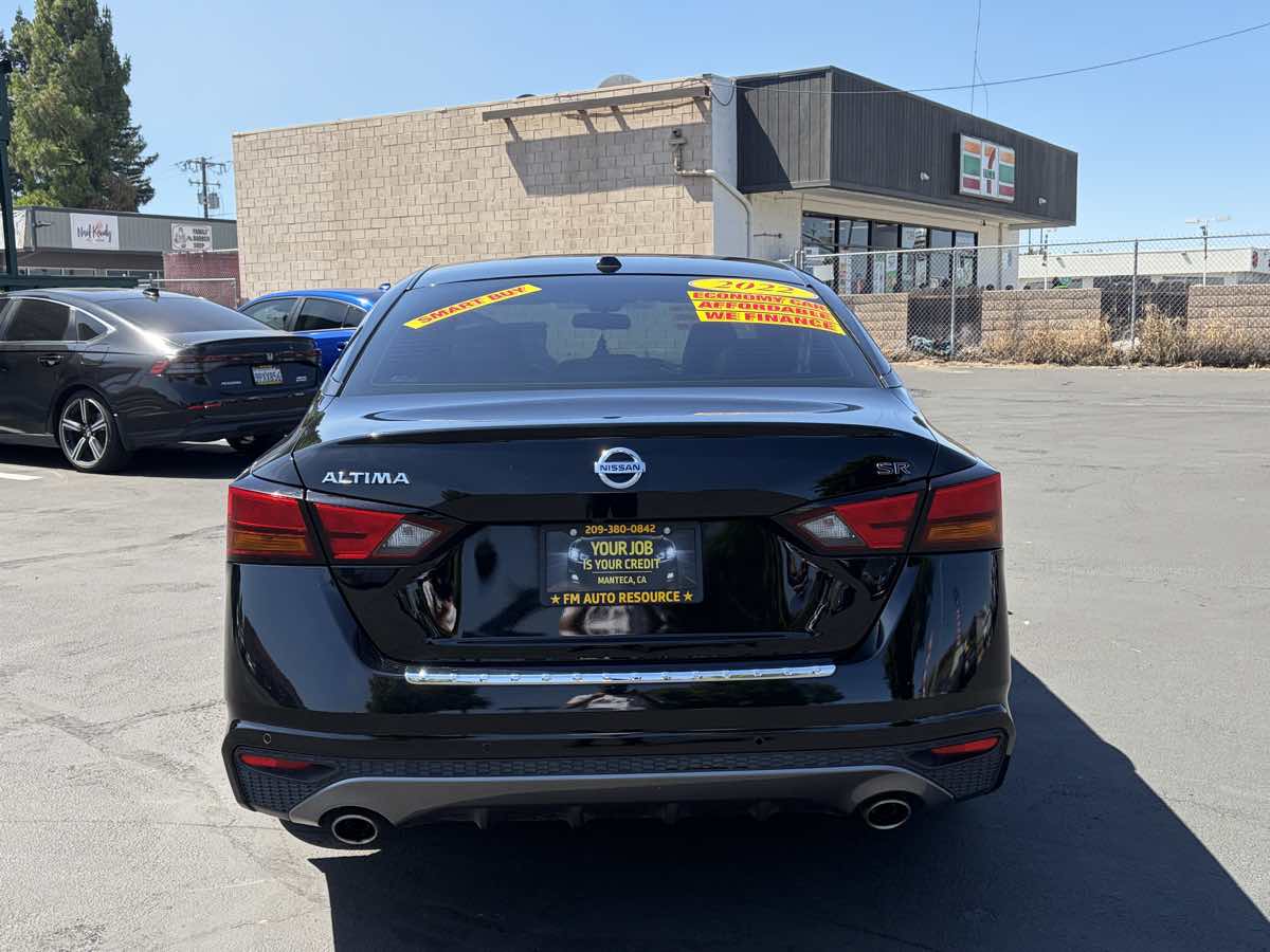 2022 Nissan Altima SR - Photo 4