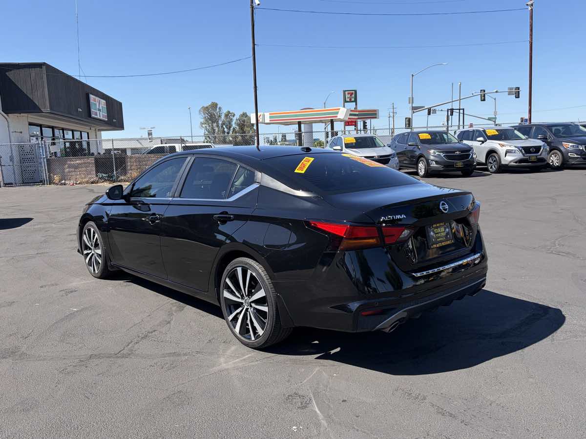 2022 Nissan Altima SR - Photo 6