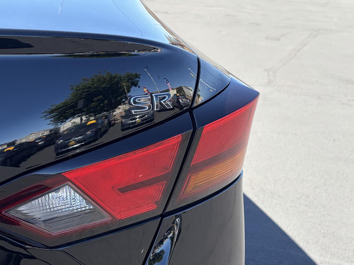 2022 Nissan Altima SR - Photo 9
