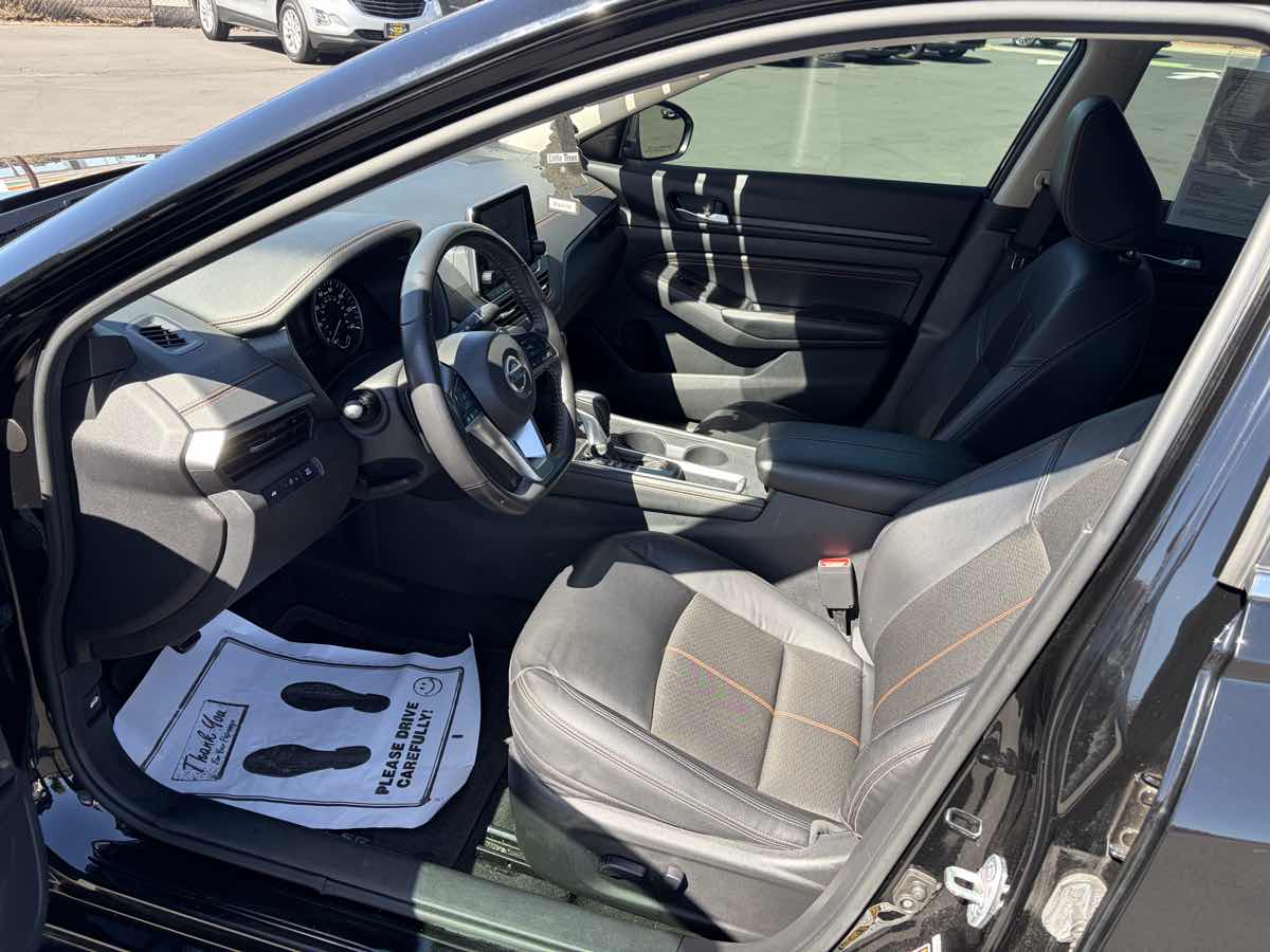 2022 Nissan Altima SR - Photo 14
