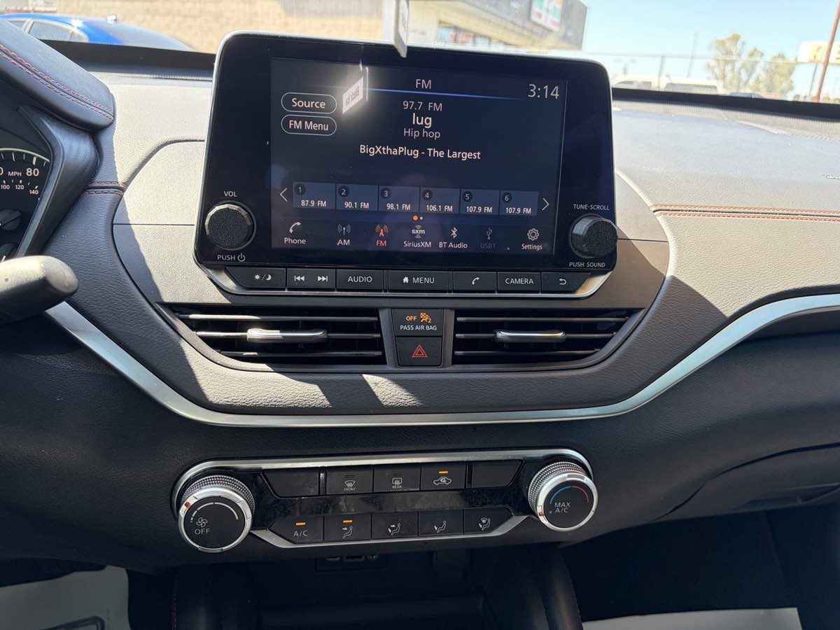 2022 Nissan Altima SR - Photo 16