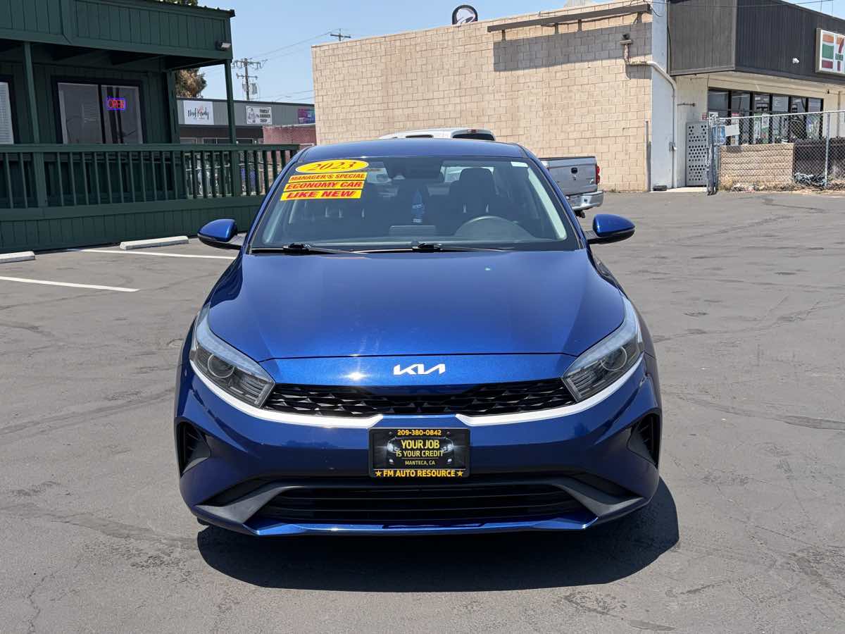 2023 Kia Forte LXS - Photo 3