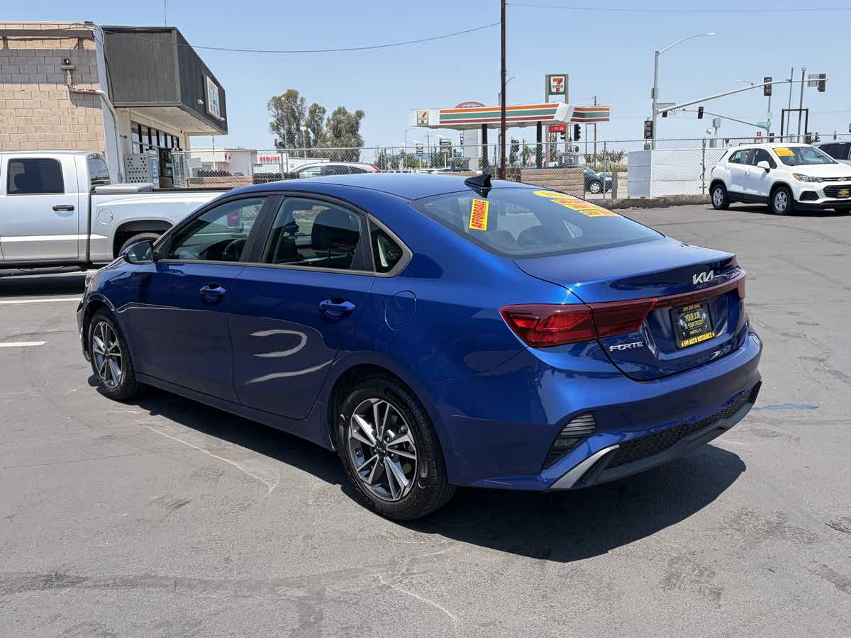 2023 Kia Forte LXS - Photo 6