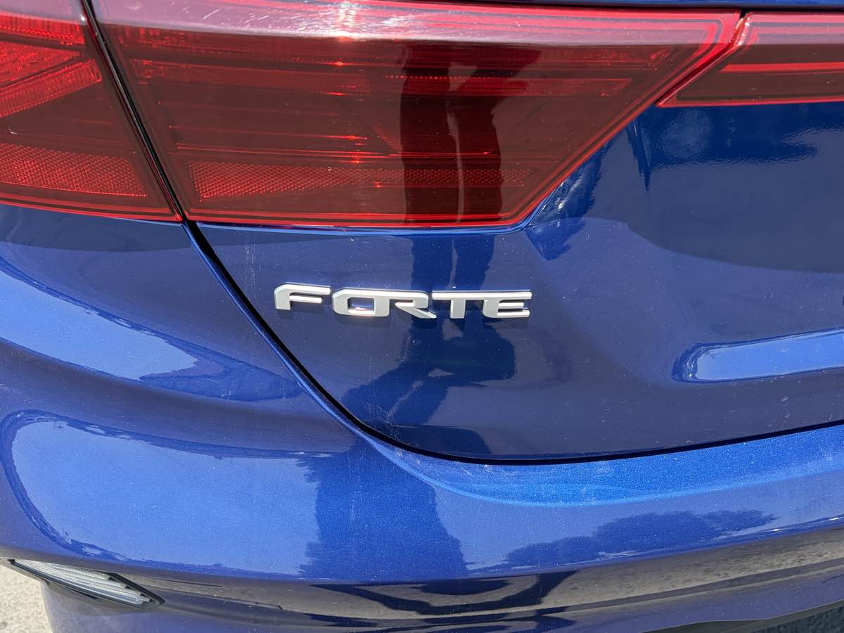 2023 Kia Forte LXS - Photo 7