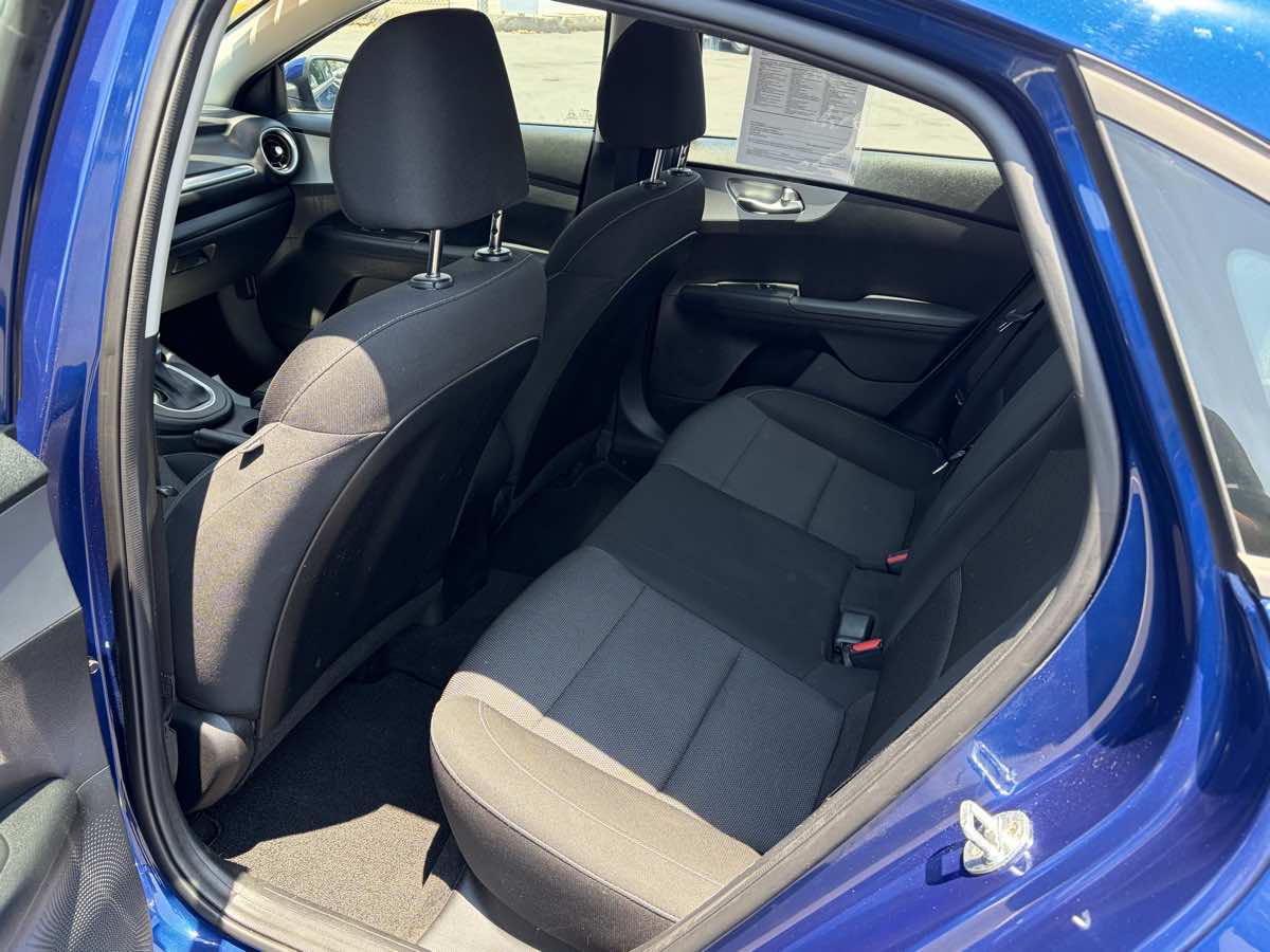 2023 Kia Forte LXS - Photo 10