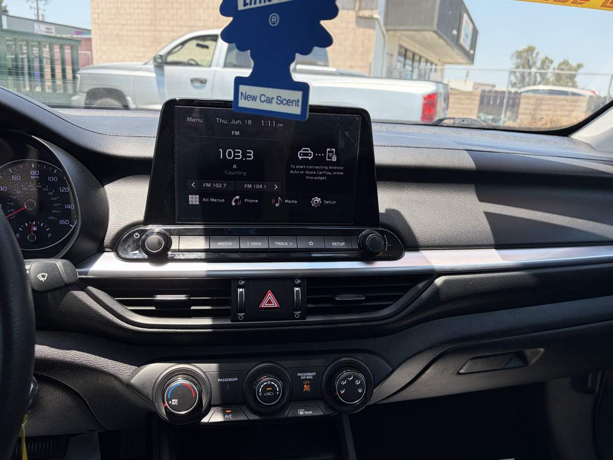 2023 Kia Forte LXS - Photo 14