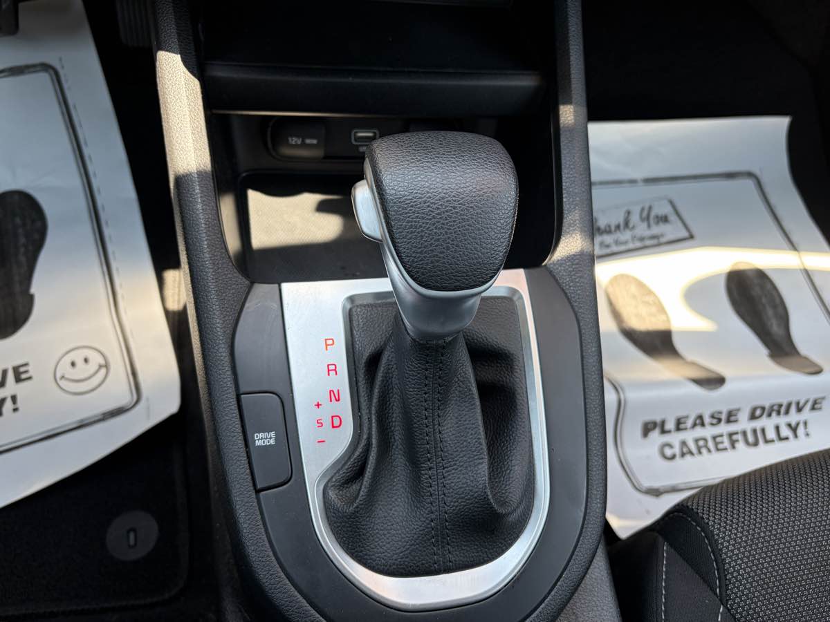 2023 Kia Forte LXS - Photo 18