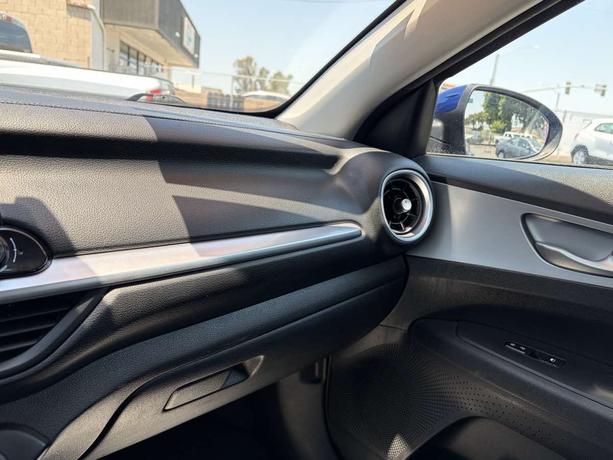 2023 Kia Forte LXS - Photo 19