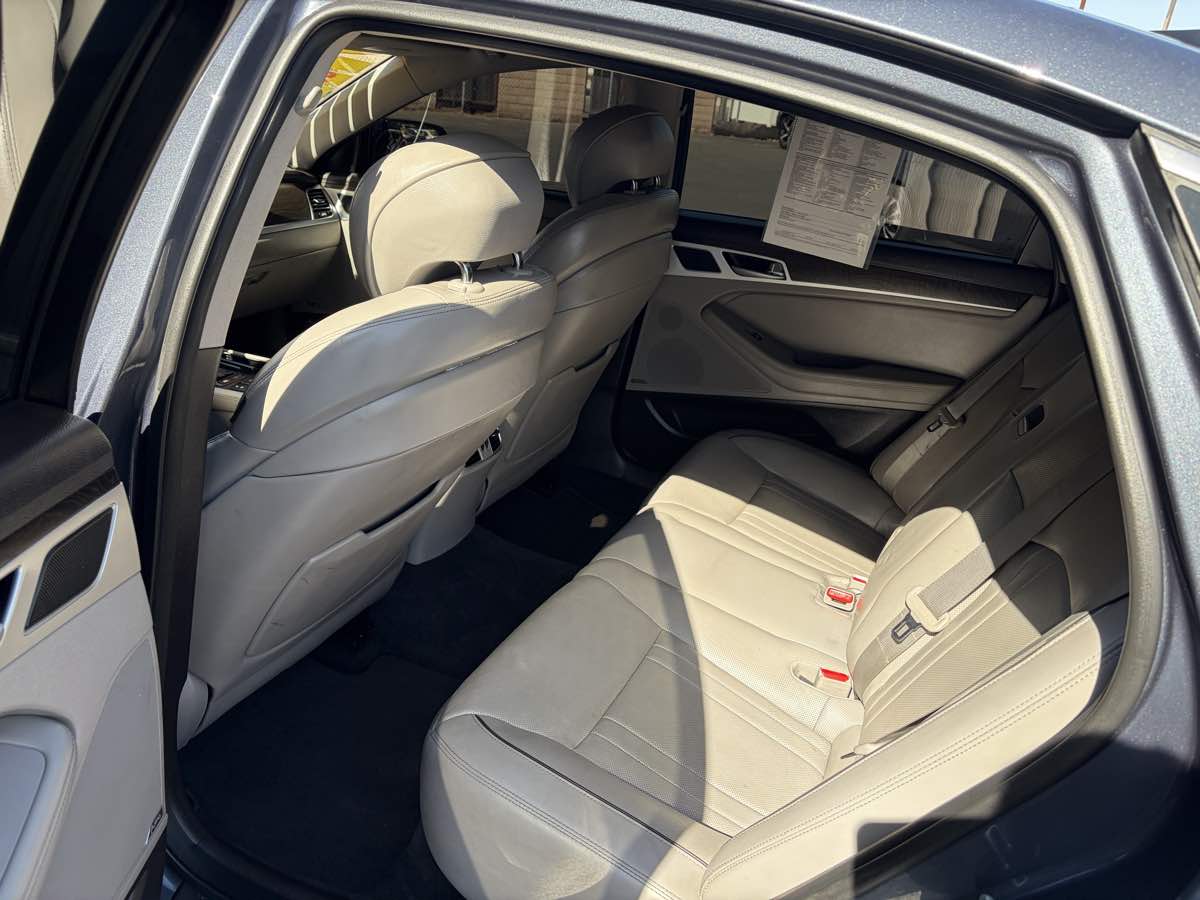 Photo 11 of this Genesis G80