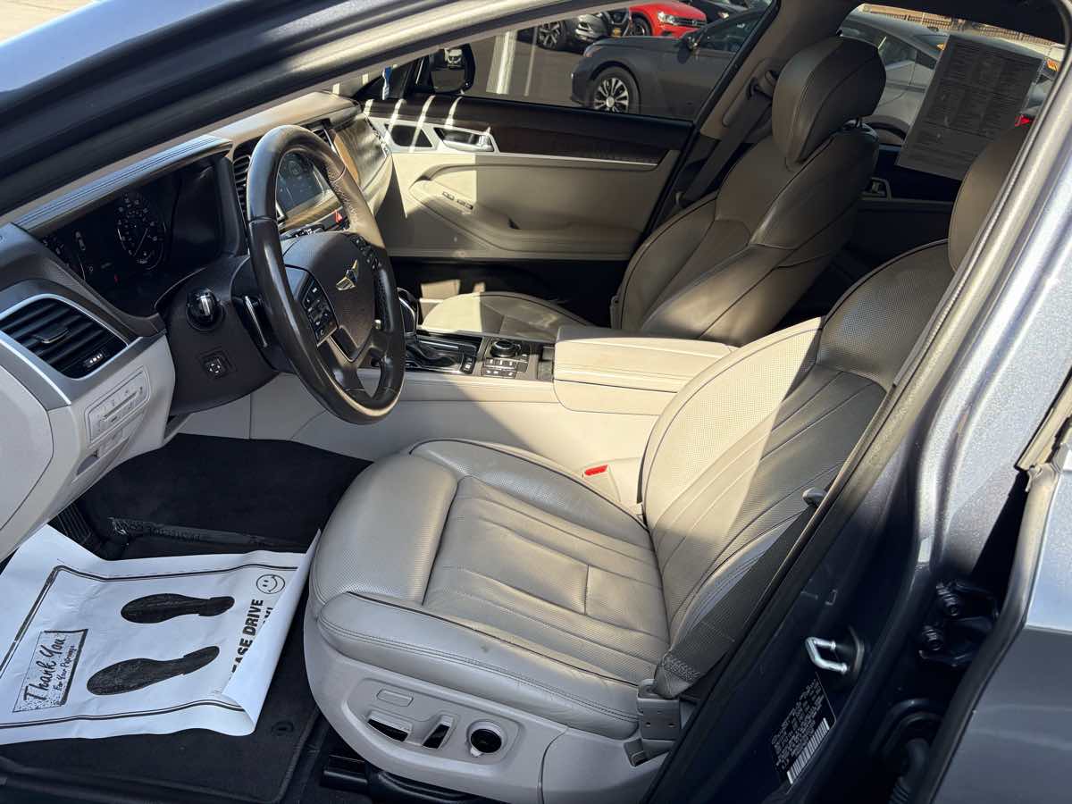 Photo 13 of this Genesis G80