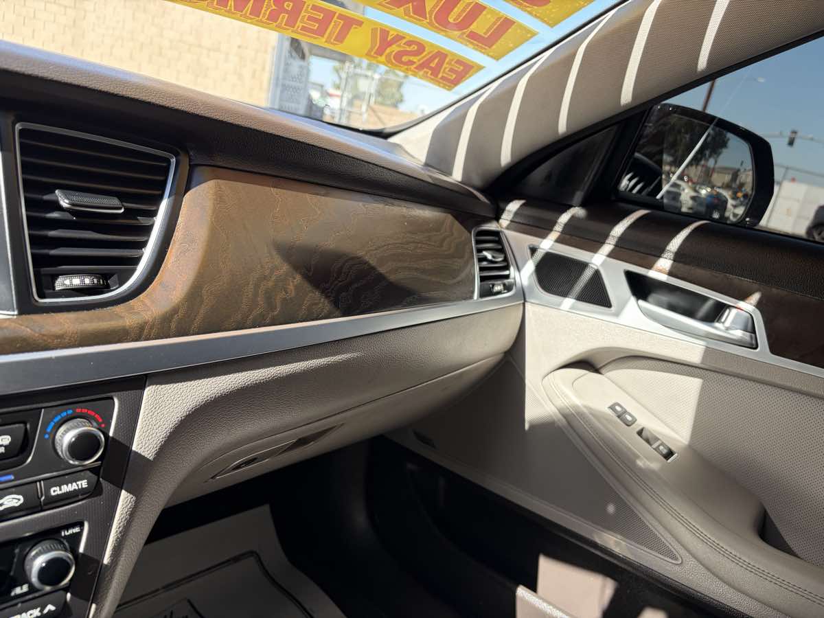 Photo 21 of this Genesis G80