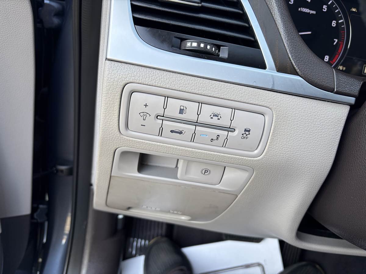 Photo 22 of this Genesis G80
