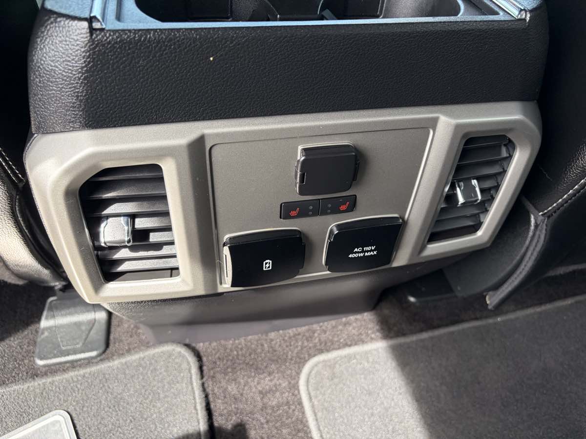 2018 Ford F-150 Lariat - Photo 12