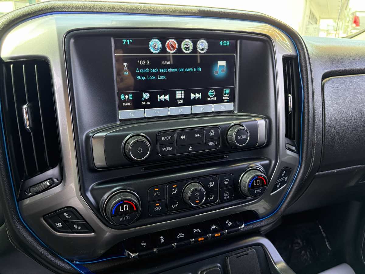 Photo 16 of this Chevrolet Silverado 1500