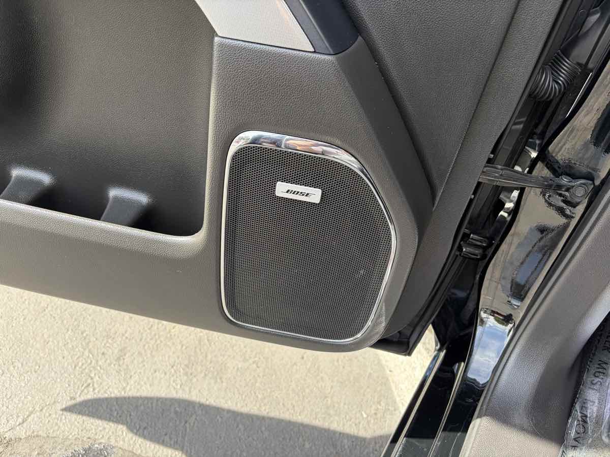 Photo 21 of this Chevrolet Silverado 1500