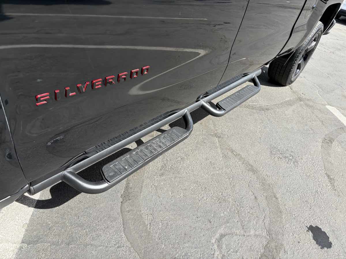 Photo 22 of this Chevrolet Silverado 1500
