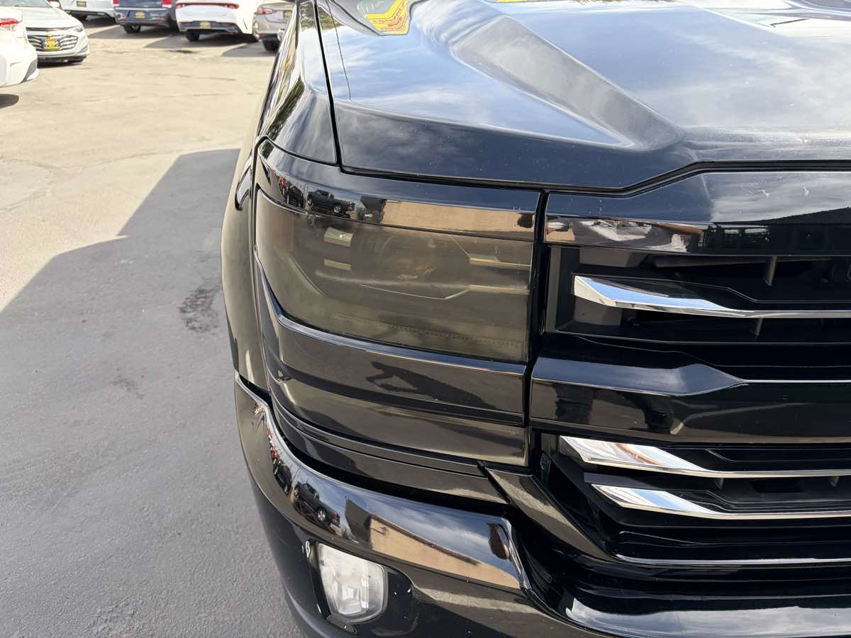 Photo 24 of this Chevrolet Silverado 1500