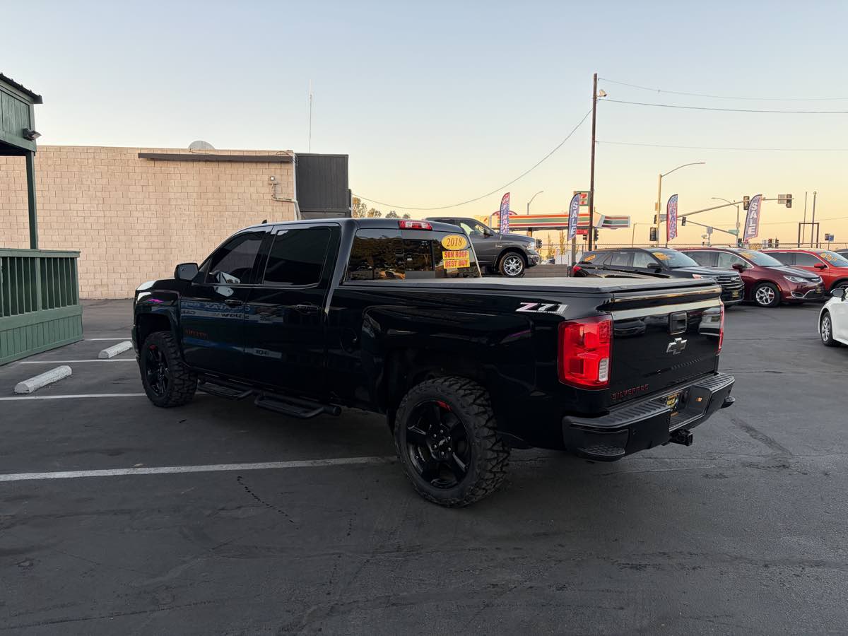 Photo 5 of this Chevrolet Silverado 1500